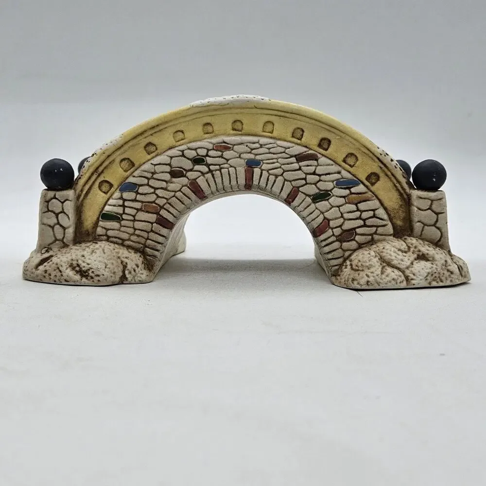 Unmarked ceramic bridge